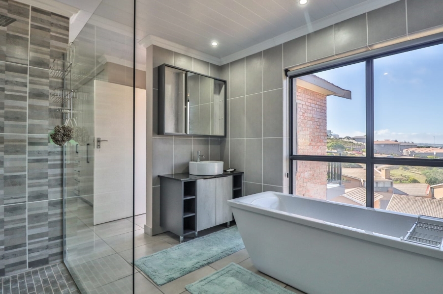 3 Bedroom Property for Sale in Menkenkop Western Cape